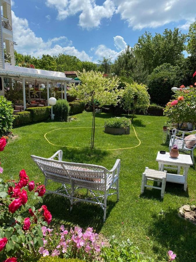 Hotel Rai Obrocsiste Kültér fotó