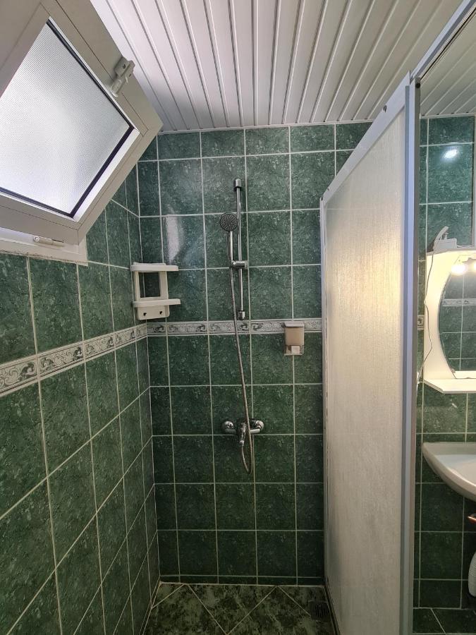 Hotel Rai Obrocsiste Kültér fotó