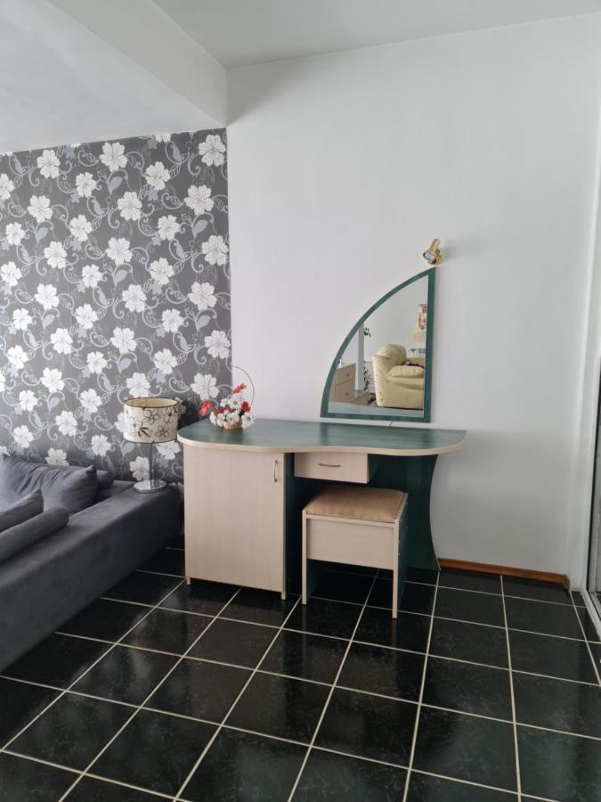 Hotel Rai Obrocsiste Kültér fotó
