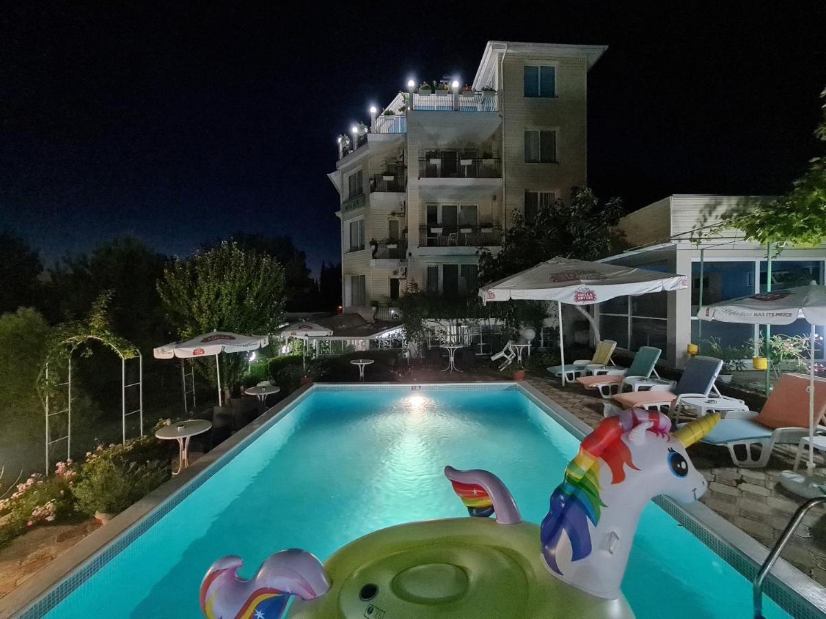 Hotel Rai Obrocsiste Kültér fotó