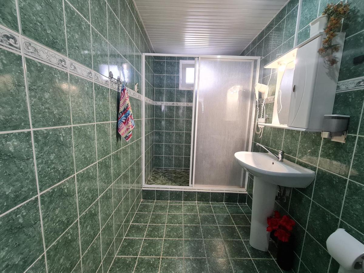Hotel Rai Obrocsiste Kültér fotó
