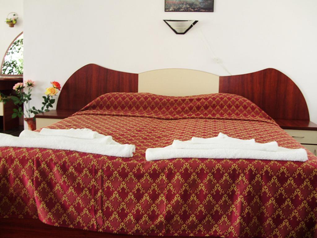Hotel Rai Obrocsiste Szoba fotó